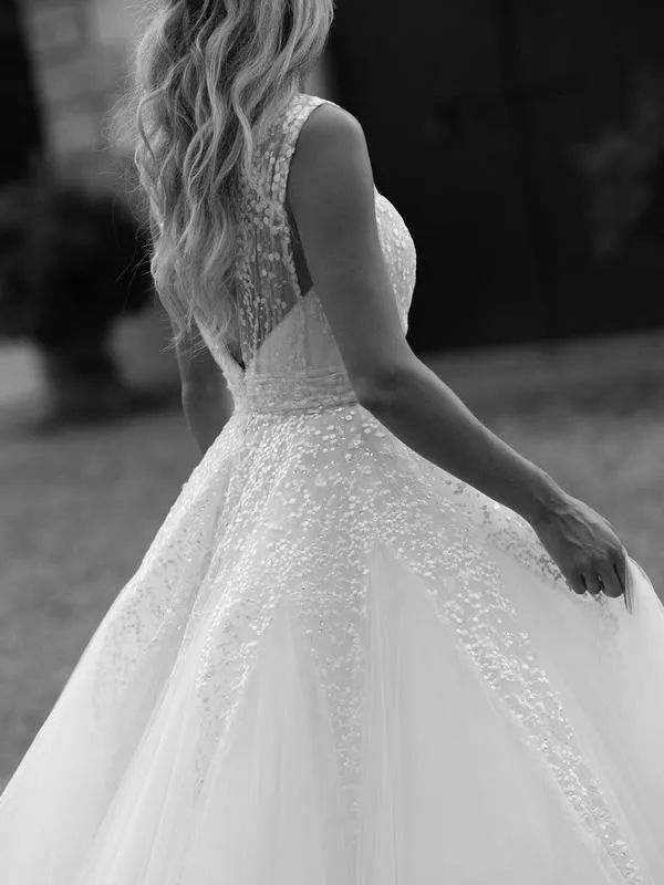 A-Line  Sequins Lace V-Neck Neckline Chapel Train Wedding Dresses TN271