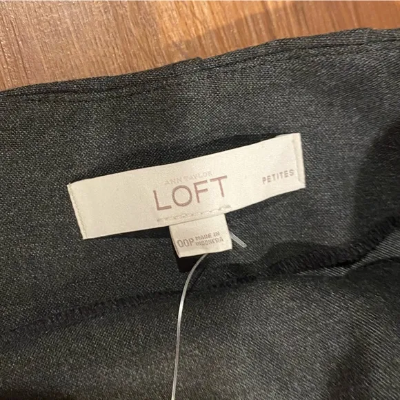 Ann Taylor Loft Pencil skirt Size 00 Petite gray‎ business office wear to work