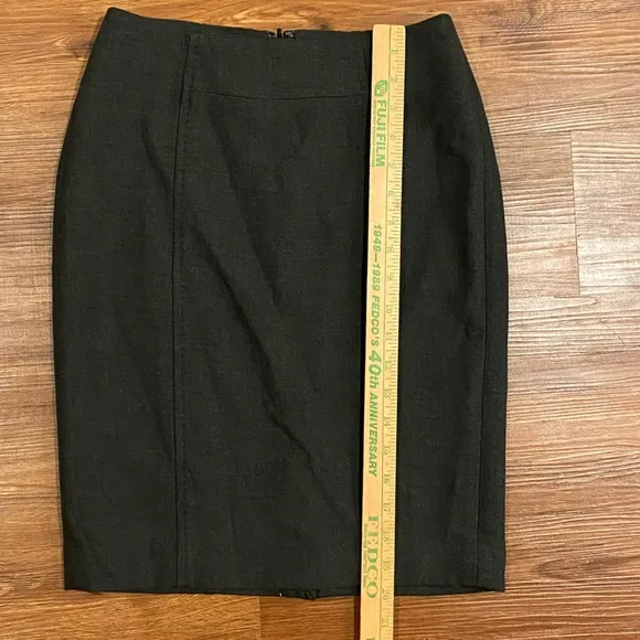 Ann Taylor Loft Pencil skirt Size 00 Petite gray‎ business office wear to work