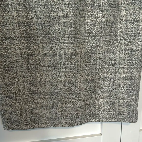 Boden Women's Cream and Gold Metallic Tweed Pencil Skirt in Size 10R