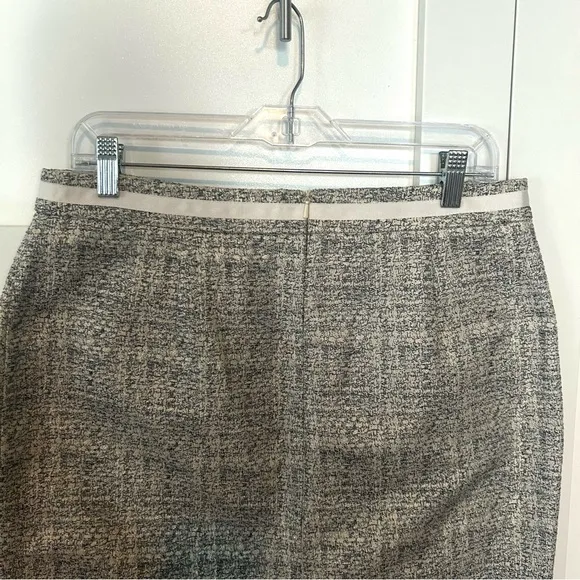 Boden Women's Cream and Gold Metallic Tweed Pencil Skirt in Size 10R