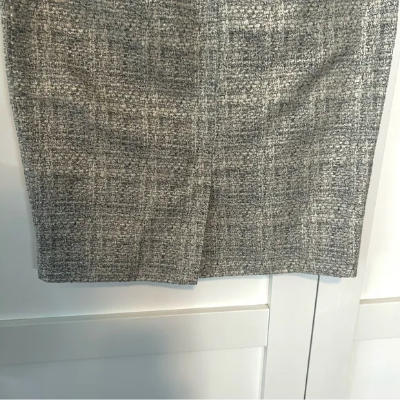 Boden Women's Cream and Gold Metallic Tweed Pencil Skirt in Size 10R