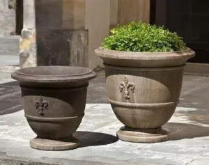 Campania Fleur de Lis Urns