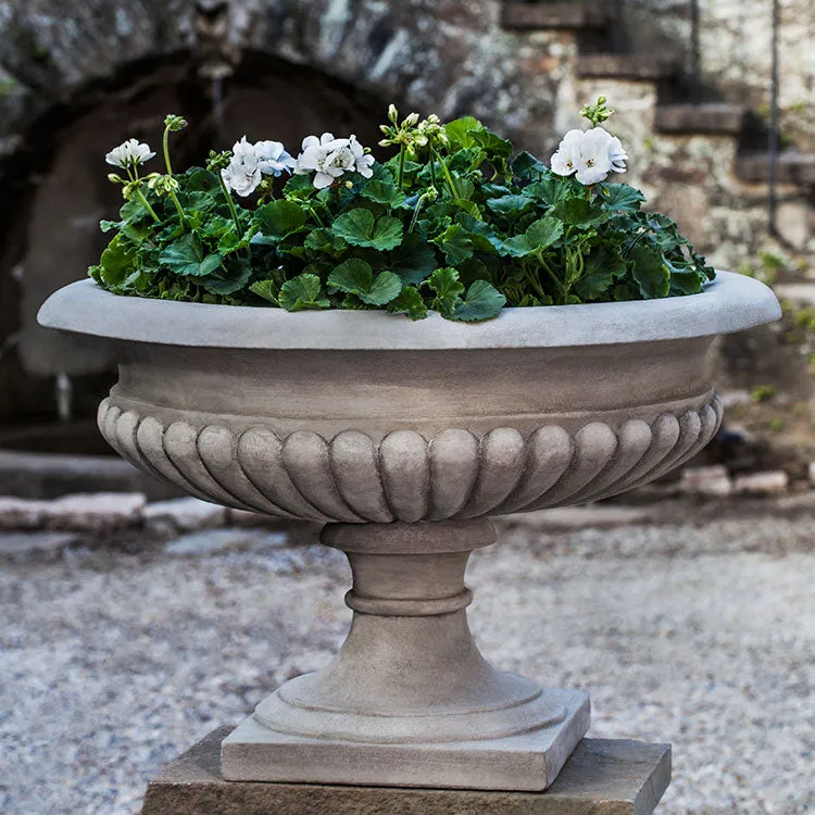 Campania Kingscote Urn
