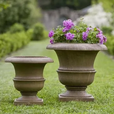 Campania Williamsburg Wren Planters