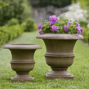 Campania Williamsburg Wren Planters