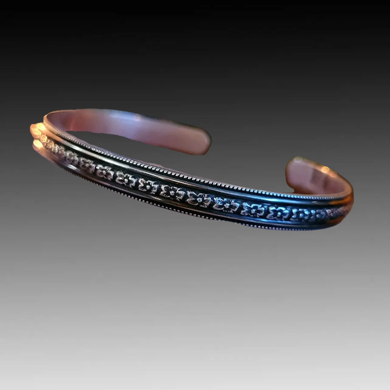 Cuff: Tiny Flower