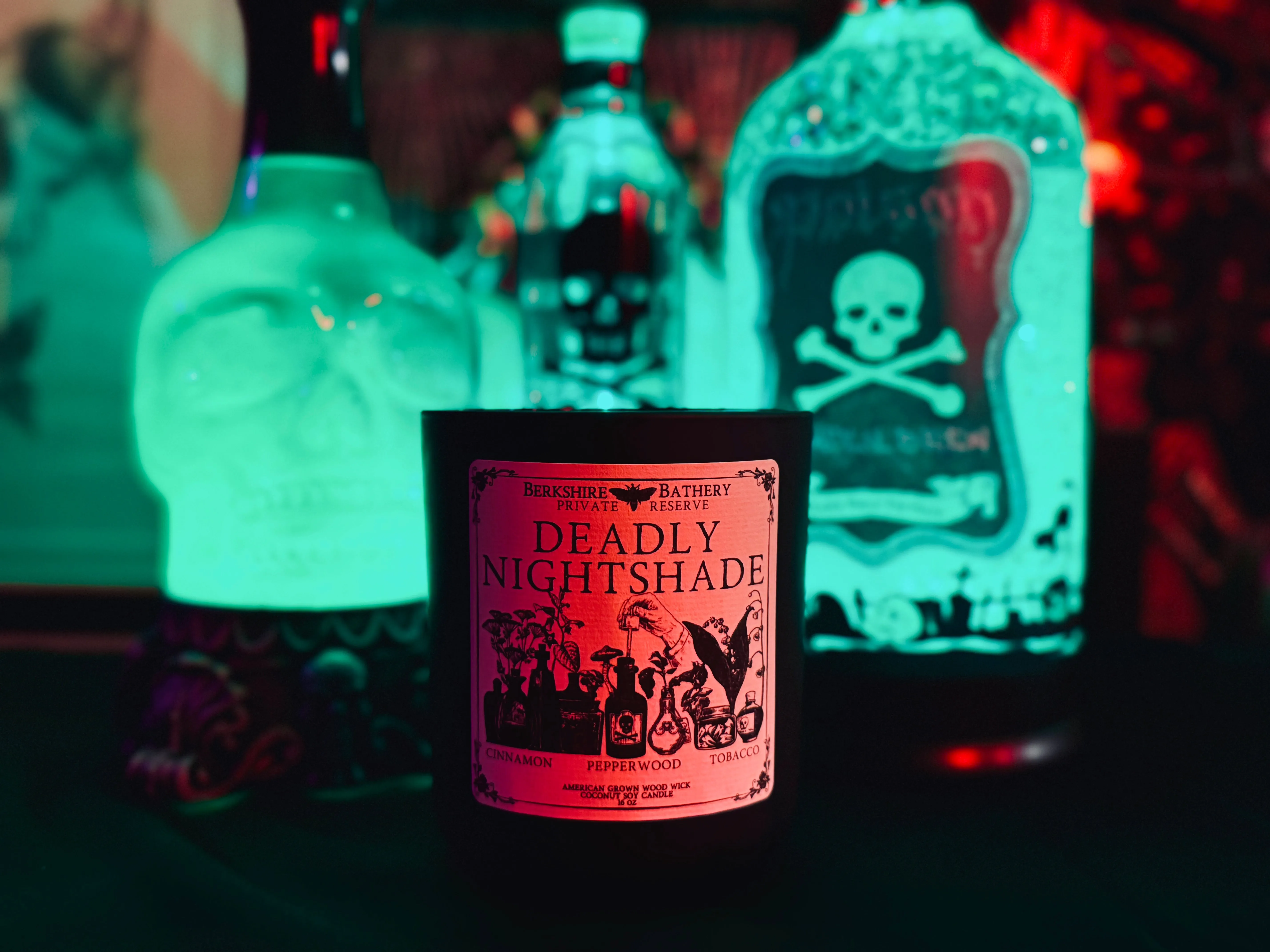 DEADLY NIGHTSHADE | Spicy   Woody - 16oz Wood Wick Candle