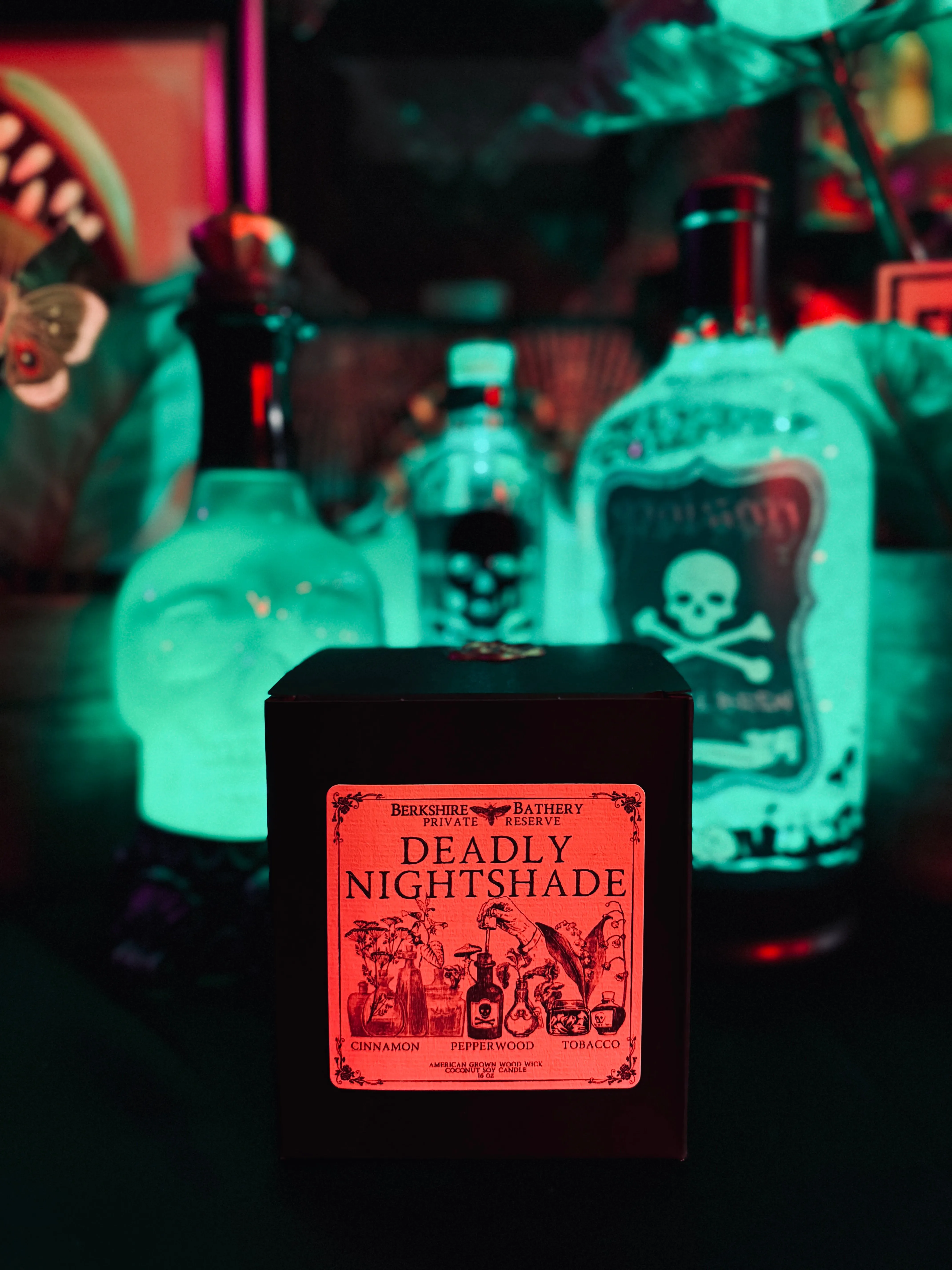 DEADLY NIGHTSHADE | Spicy   Woody - 16oz Wood Wick Candle