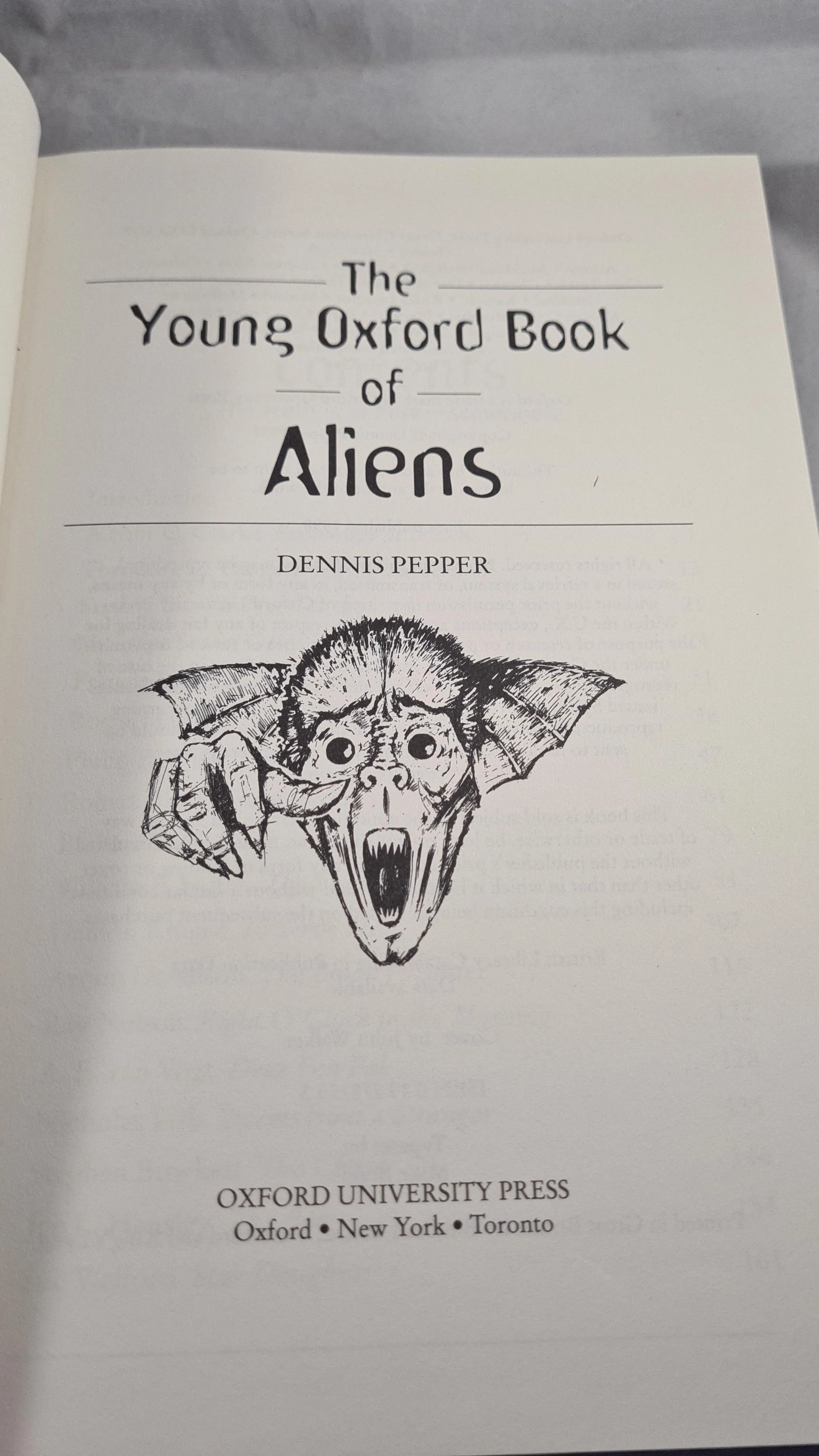 Dennis Pepper - The Young Oxford Book of Aliens, Oxford University, 1998, First Edition