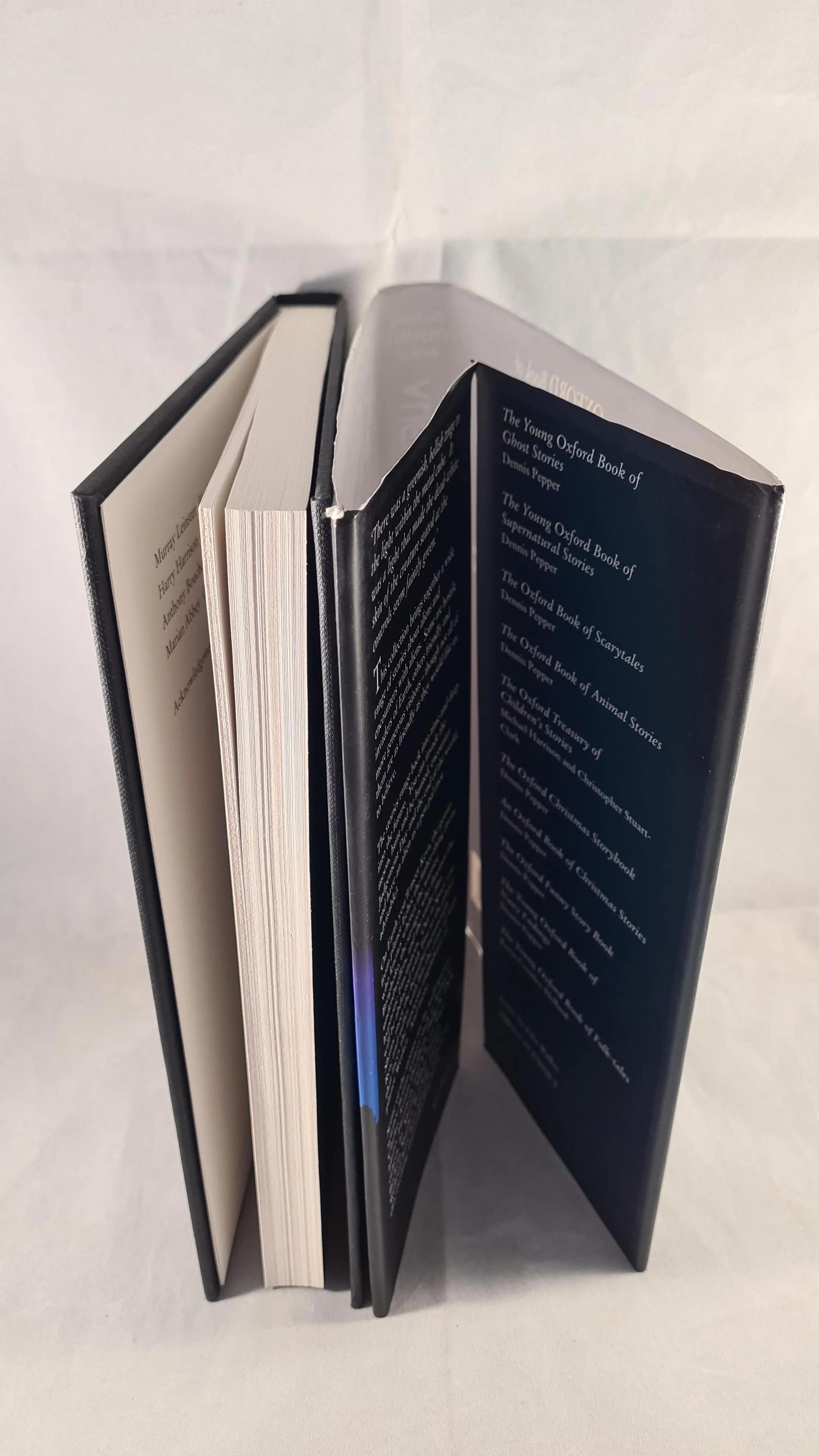 Dennis Pepper - The Young Oxford Book of Aliens, Oxford University, 1998, First Edition