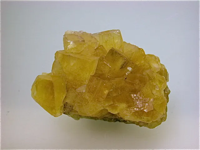 Fluorite, Bethel Level attr., Ozark-Mahoning Company, Cave-in-Rock District Southern Illinois, Mined ca. 1960s, Fowler Collection, Miniature 2.5 x 3.5 x 5.5 cm, $25. Online 07/08. SOLD.