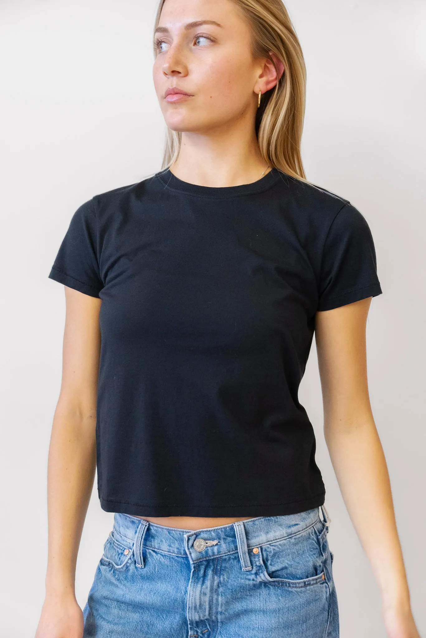 FRAME Baby Tee in Black