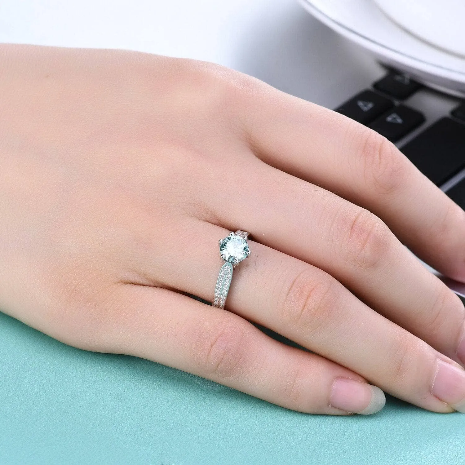Luxury 1ct Green Diamond Ring Engagement Ring