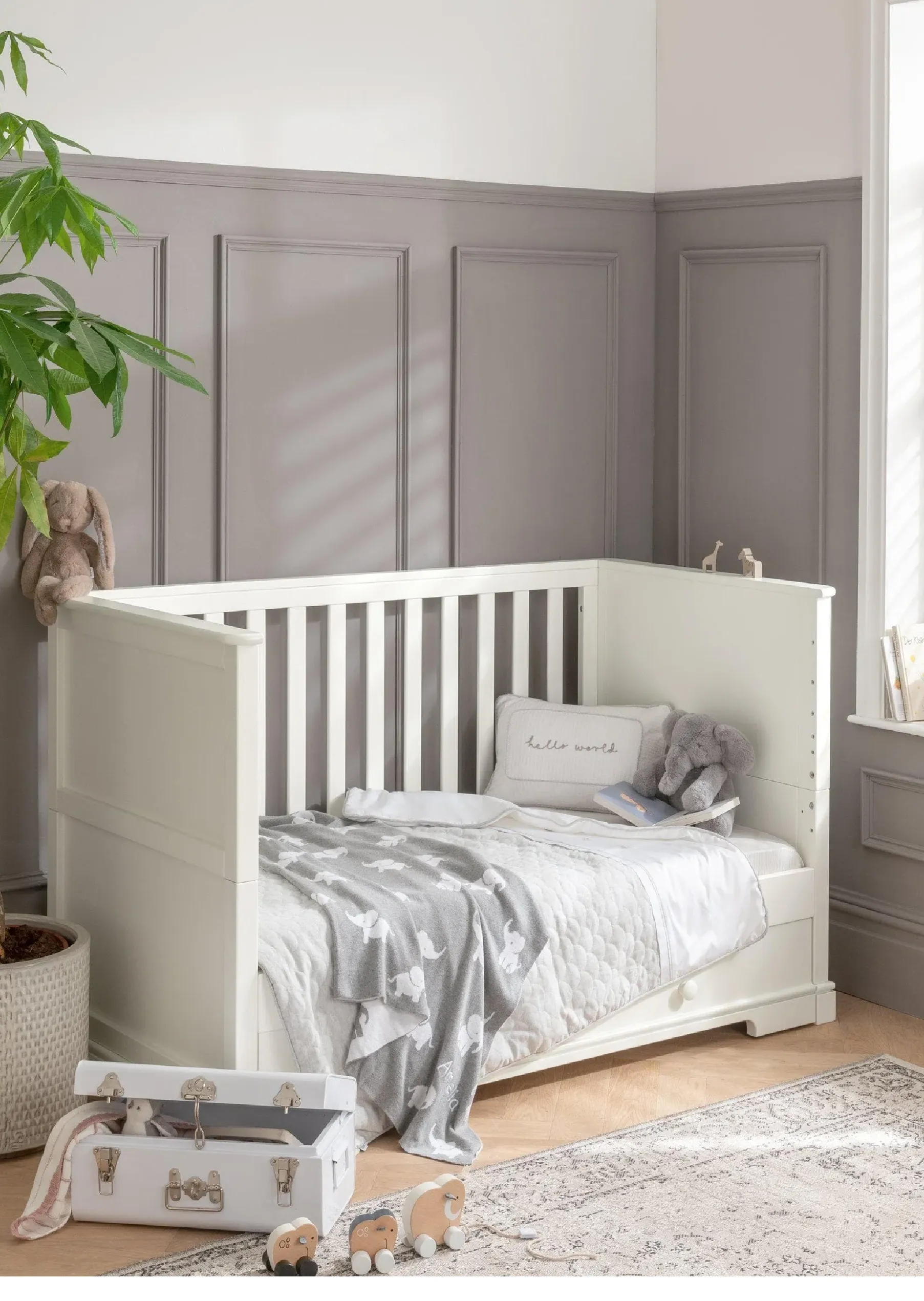 Mamas and Papas Oxford Cotbed and Dresser