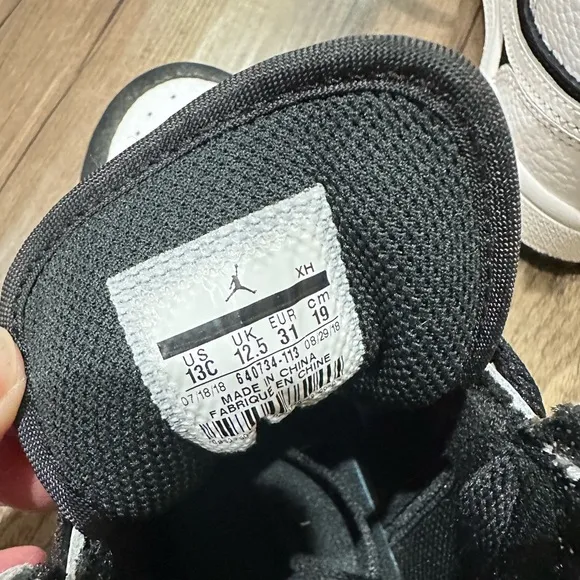 NIKE AIR JORDAN shoes for little kids. New without tag.
