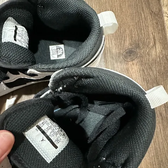 NIKE AIR JORDAN shoes for little kids. New without tag.