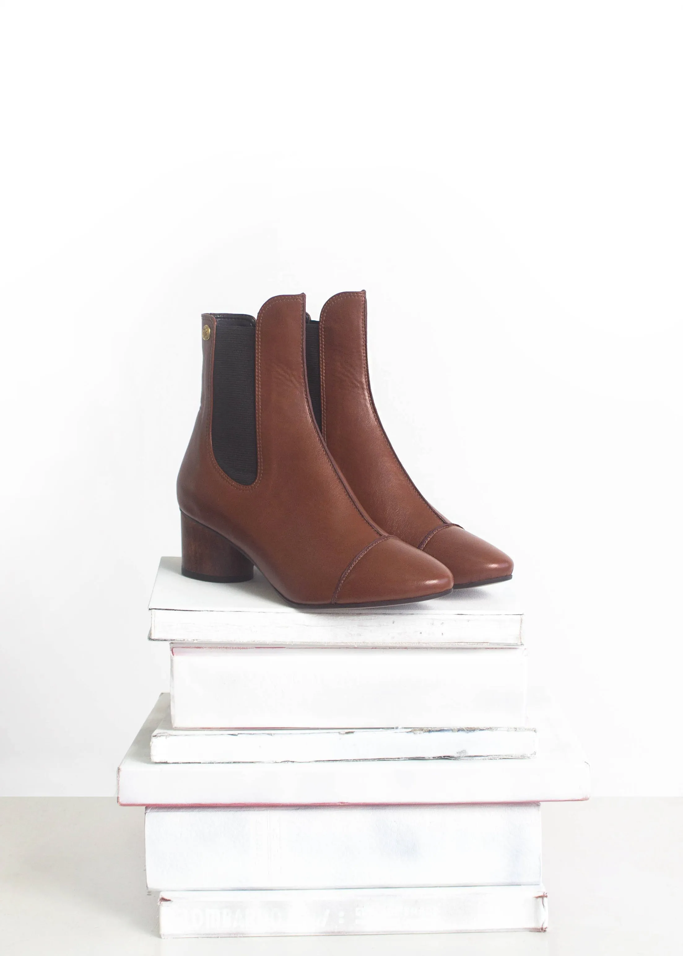 Patti - Saddle