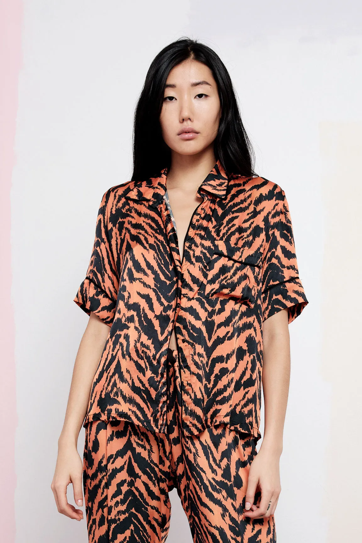The Lounge Shirt in Tiger