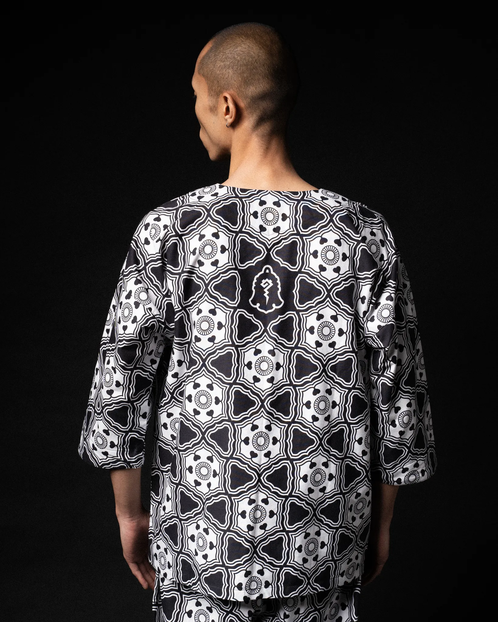 [UNISEX] GOTCH SCROW ART X LOCO MOSQUITO JINJYA TRIBAL SHIRT