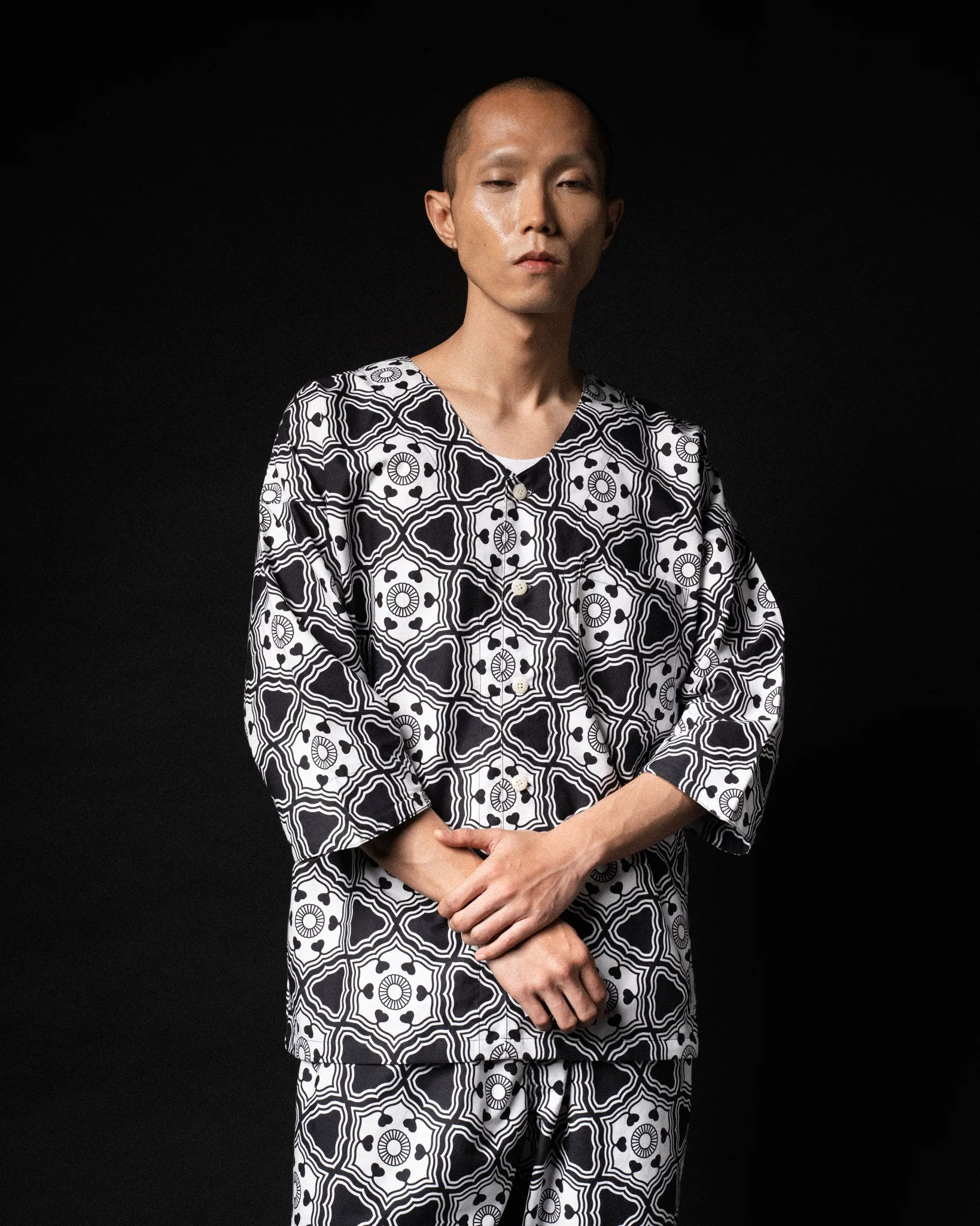 [UNISEX] GOTCH SCROW ART X LOCO MOSQUITO JINJYA TRIBAL SHIRT
