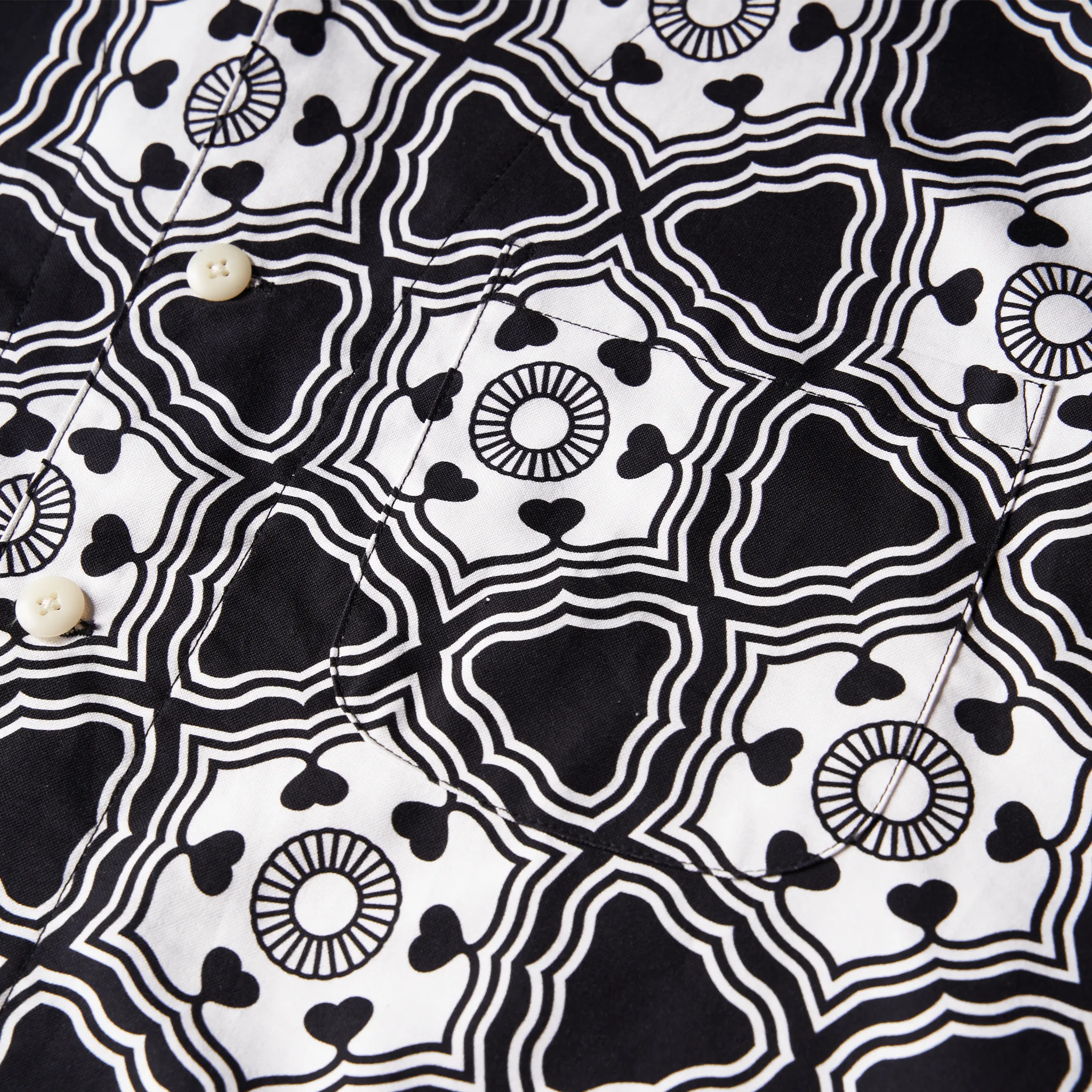 [UNISEX] GOTCH SCROW ART X LOCO MOSQUITO JINJYA TRIBAL SHIRT