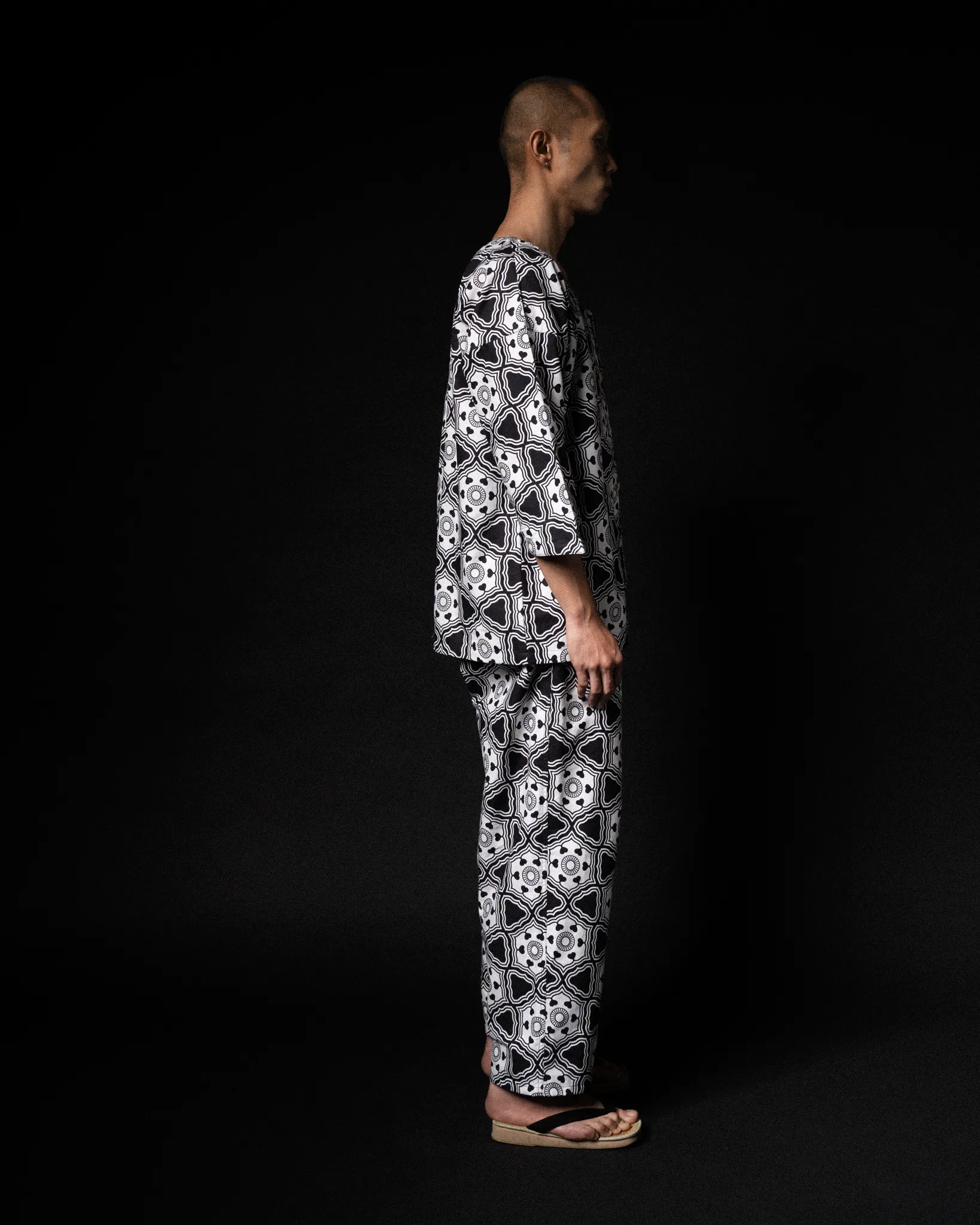 [UNISEX] GOTCH SCROW ART X LOCO MOSQUITO JINJYA TRIBAL SHIRT