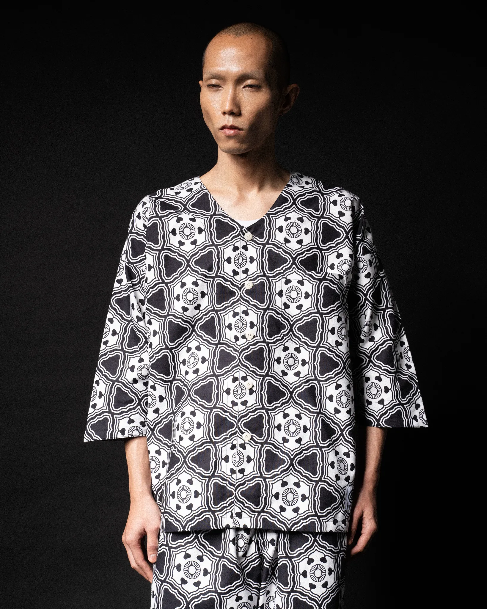 [UNISEX] GOTCH SCROW ART X LOCO MOSQUITO JINJYA TRIBAL SHIRT