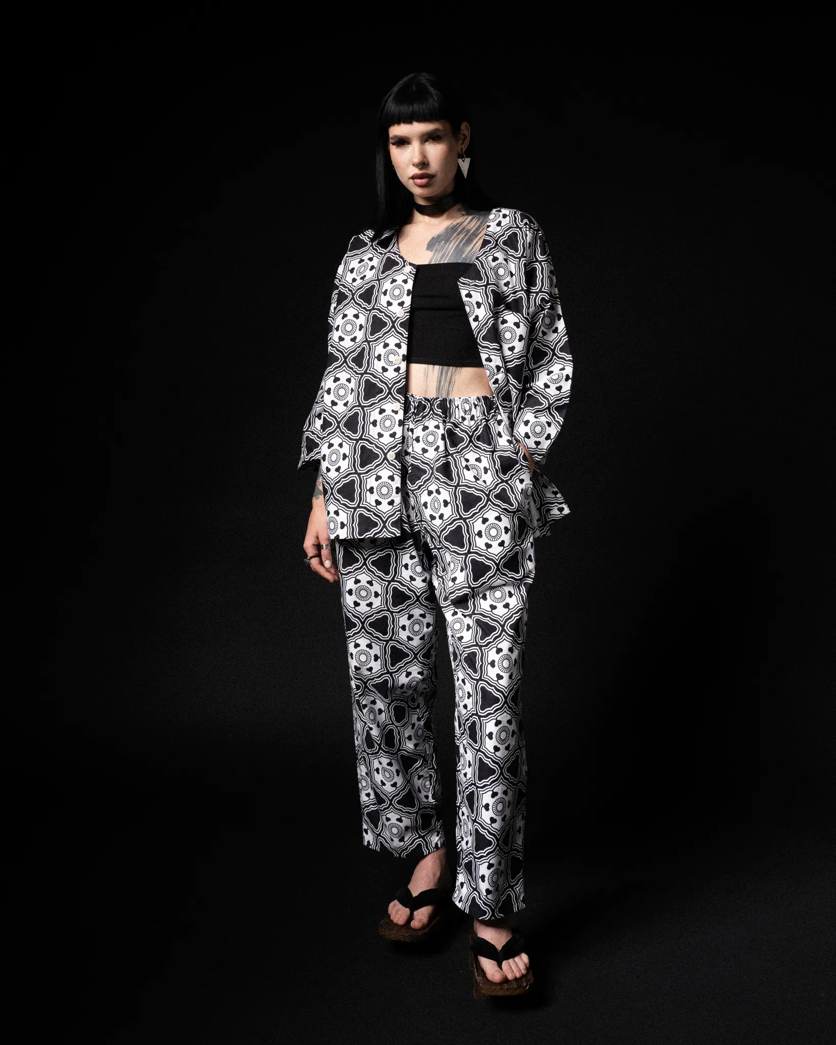 [UNISEX] GOTCH SCROW ART X LOCO MOSQUITO JINJYA TRIBAL SHIRT