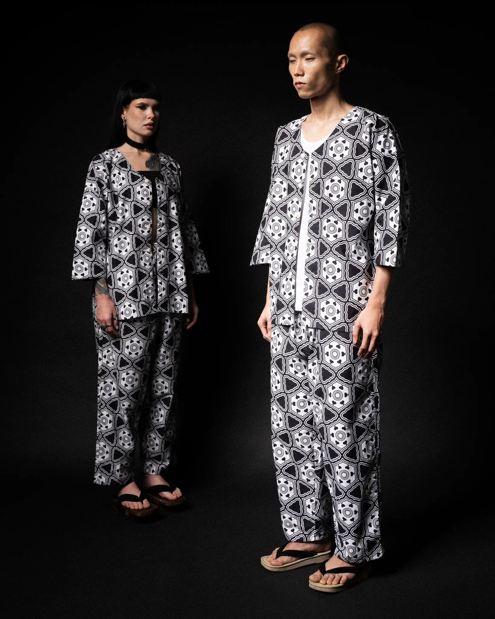 [UNISEX] GOTCH SCROW ART X LOCO MOSQUITO JINJYA TRIBAL SHIRT