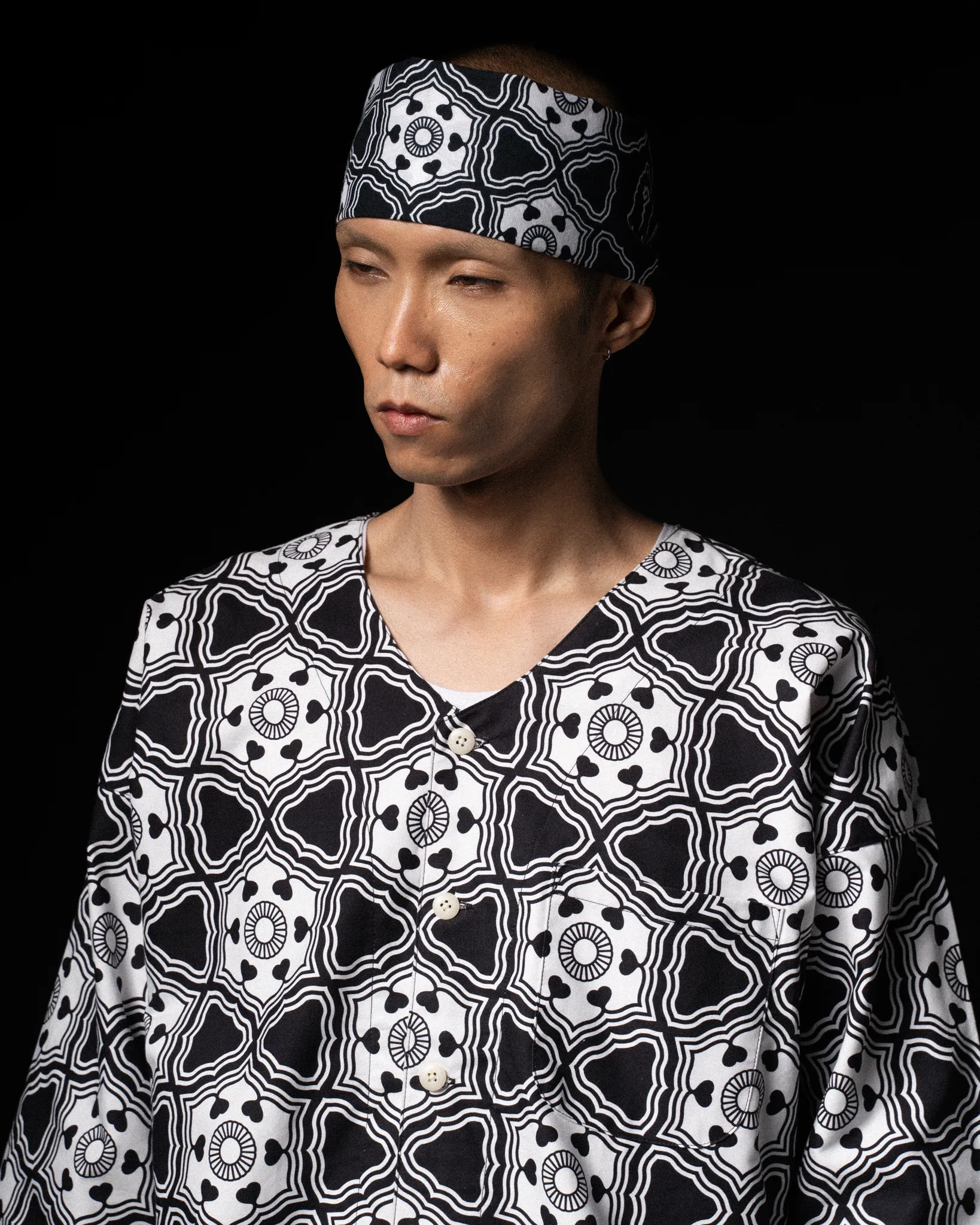 [UNISEX] GOTCH SCROW ART X LOCO MOSQUITO JINJYA TRIBAL SHIRT