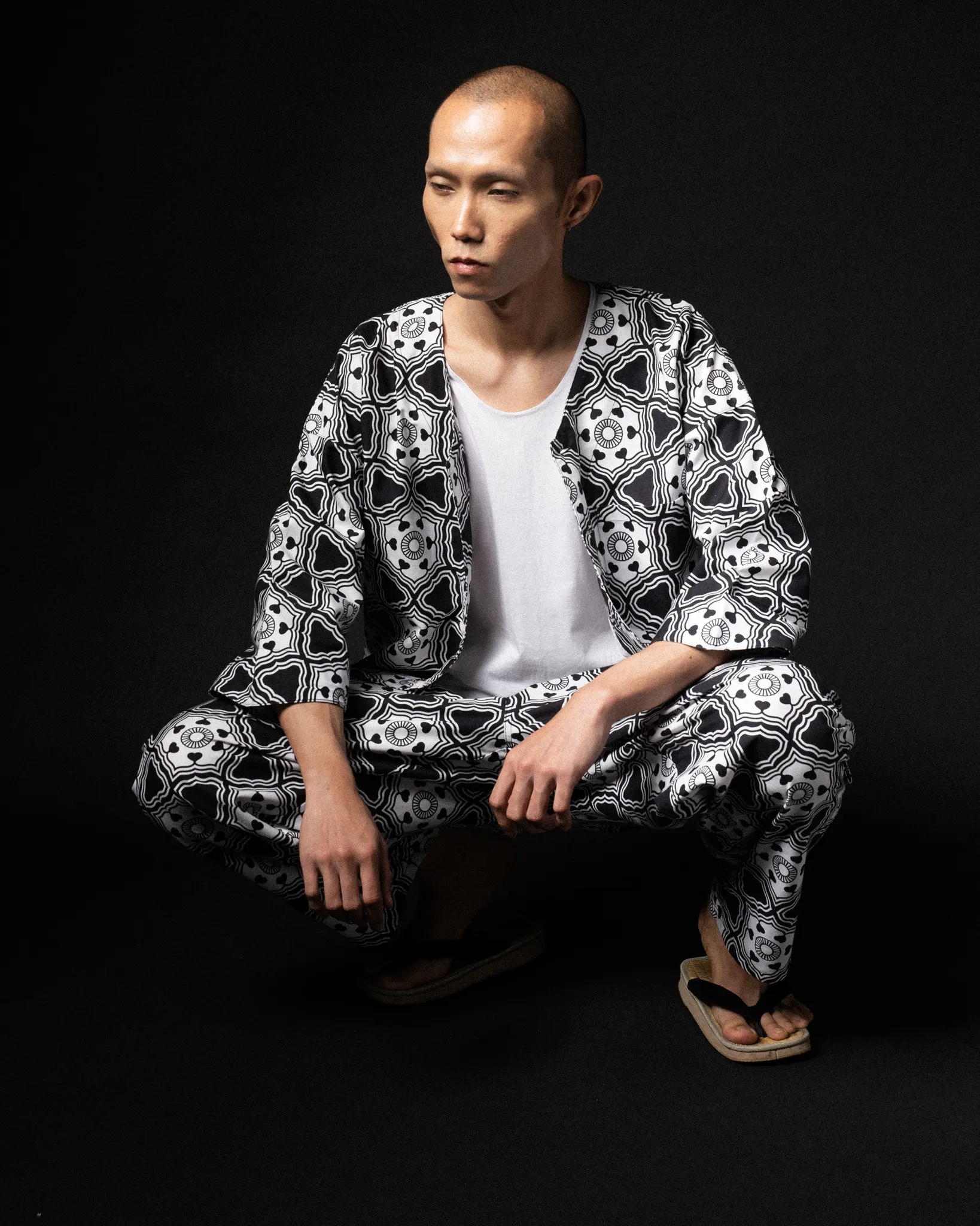 [UNISEX] GOTCH SCROW ART X LOCO MOSQUITO JINJYA TRIBAL SHIRT