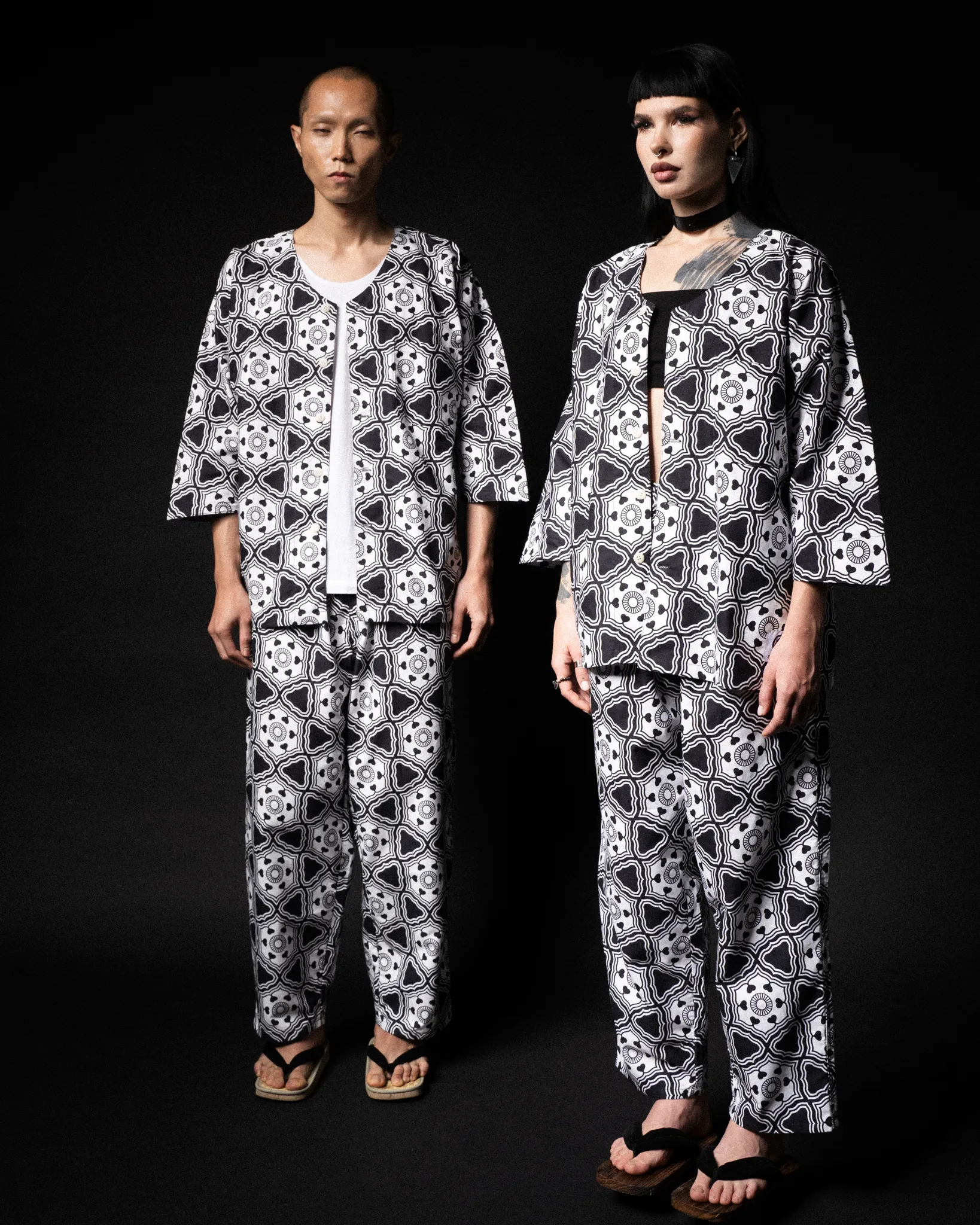 [UNISEX] GOTCH SCROW ART X LOCO MOSQUITO JINJYA TRIBAL SHIRT