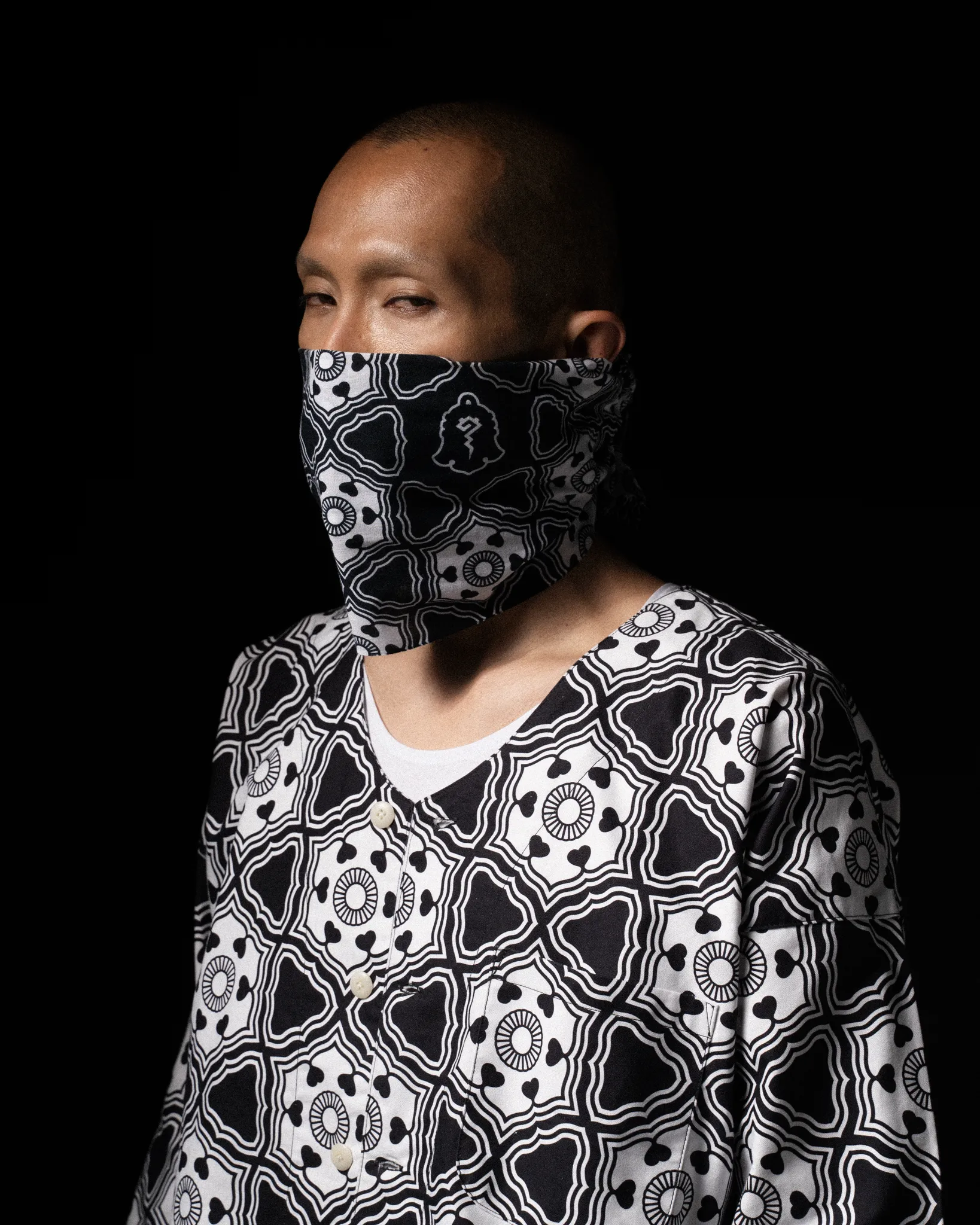 [UNISEX] GOTCH SCROW ART X LOCO MOSQUITO JINJYA TRIBAL SHIRT