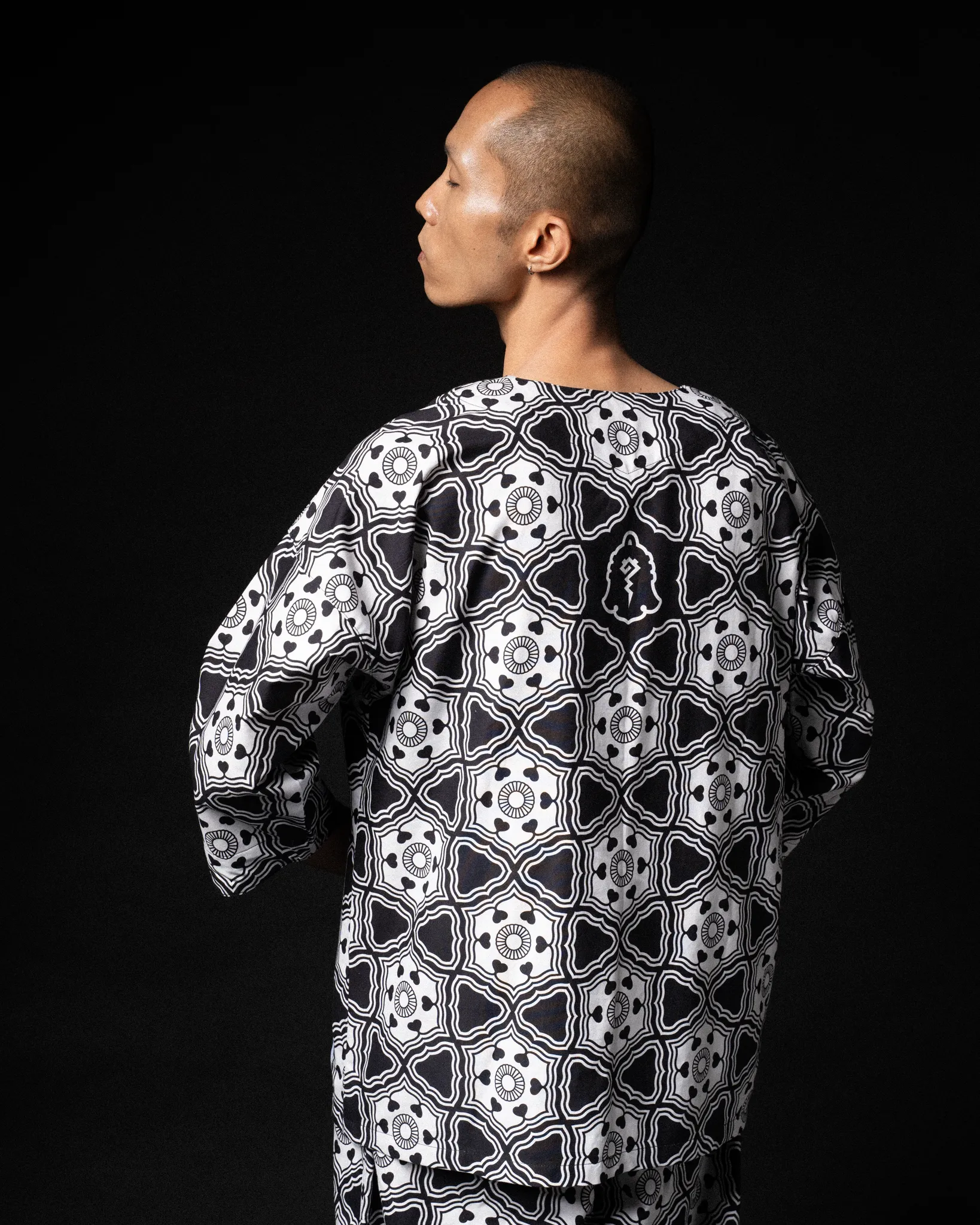 [UNISEX] GOTCH SCROW ART X LOCO MOSQUITO JINJYA TRIBAL SHIRT