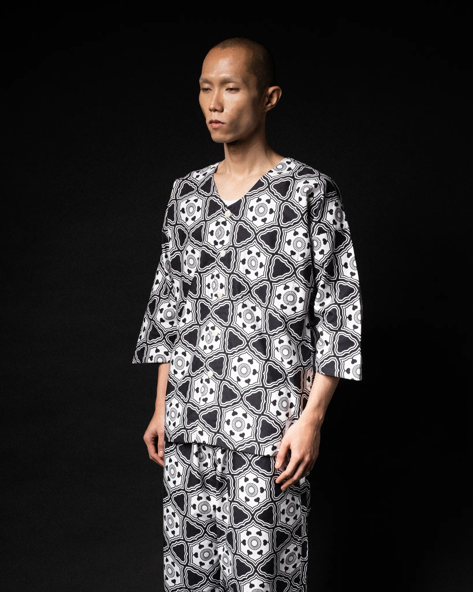 [UNISEX] GOTCH SCROW ART X LOCO MOSQUITO JINJYA TRIBAL SHIRT