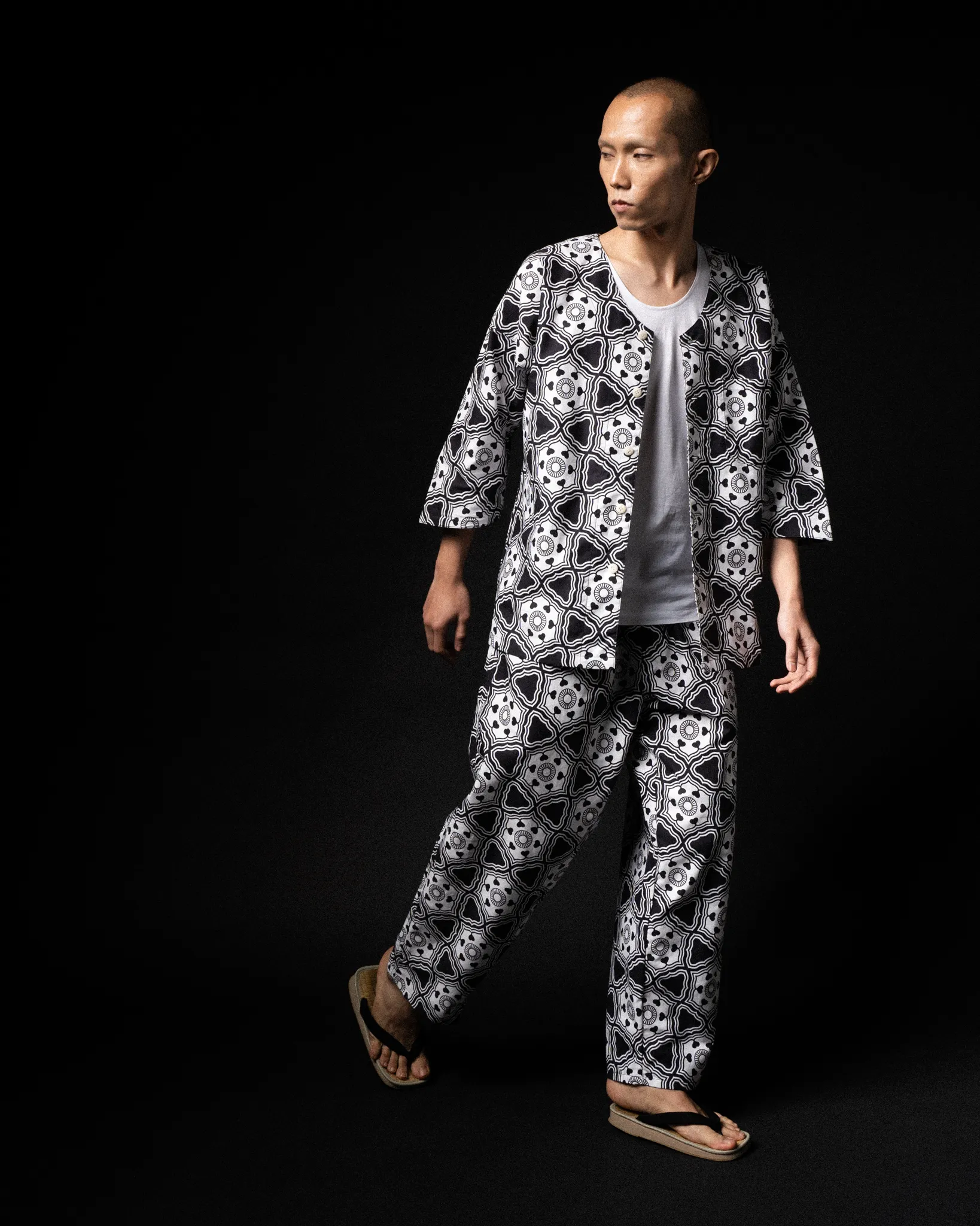 [UNISEX] GOTCH SCROW ART X LOCO MOSQUITO JINJYA TRIBAL SHIRT
