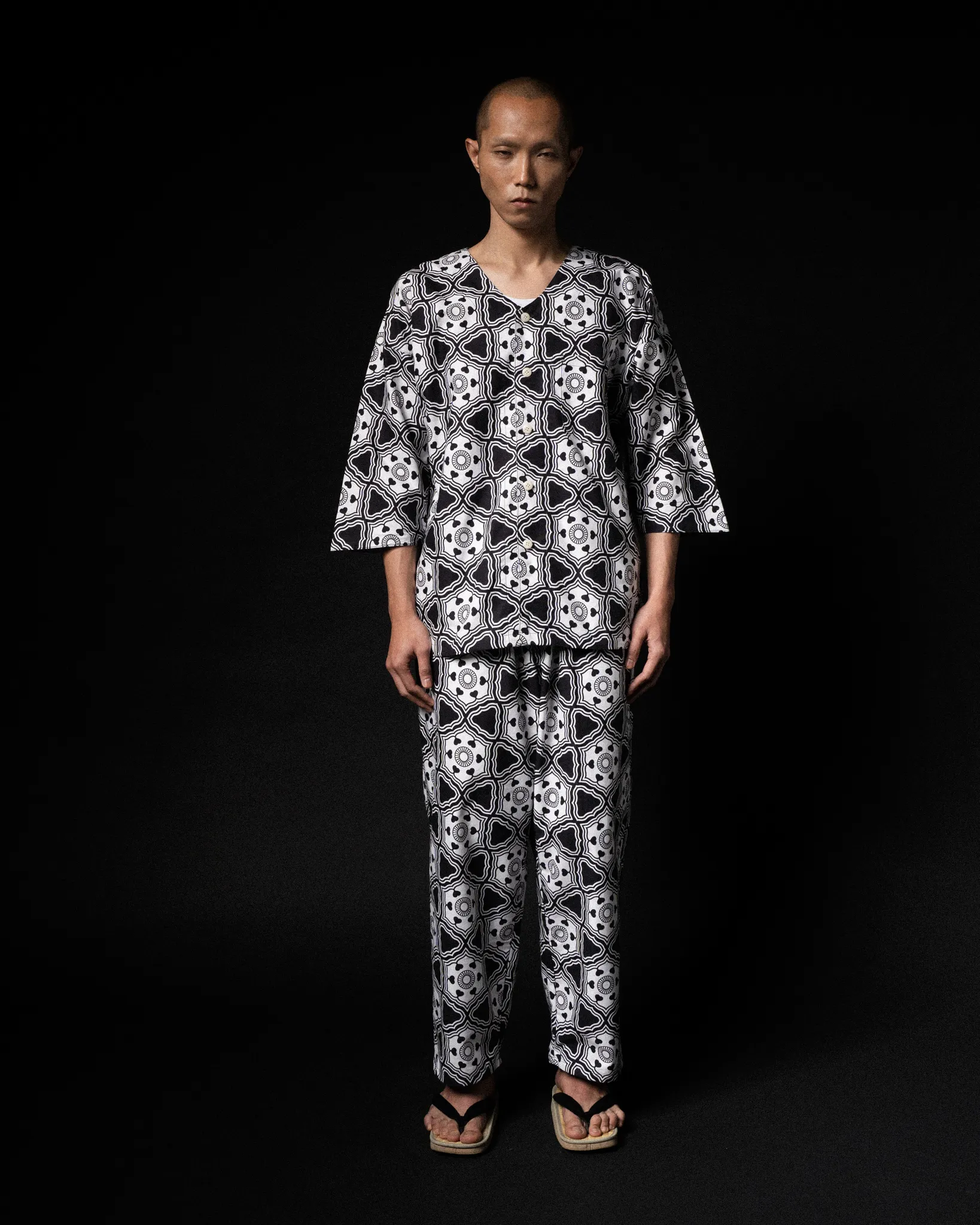 [UNISEX] GOTCH SCROW ART X LOCO MOSQUITO JINJYA TRIBAL SHIRT