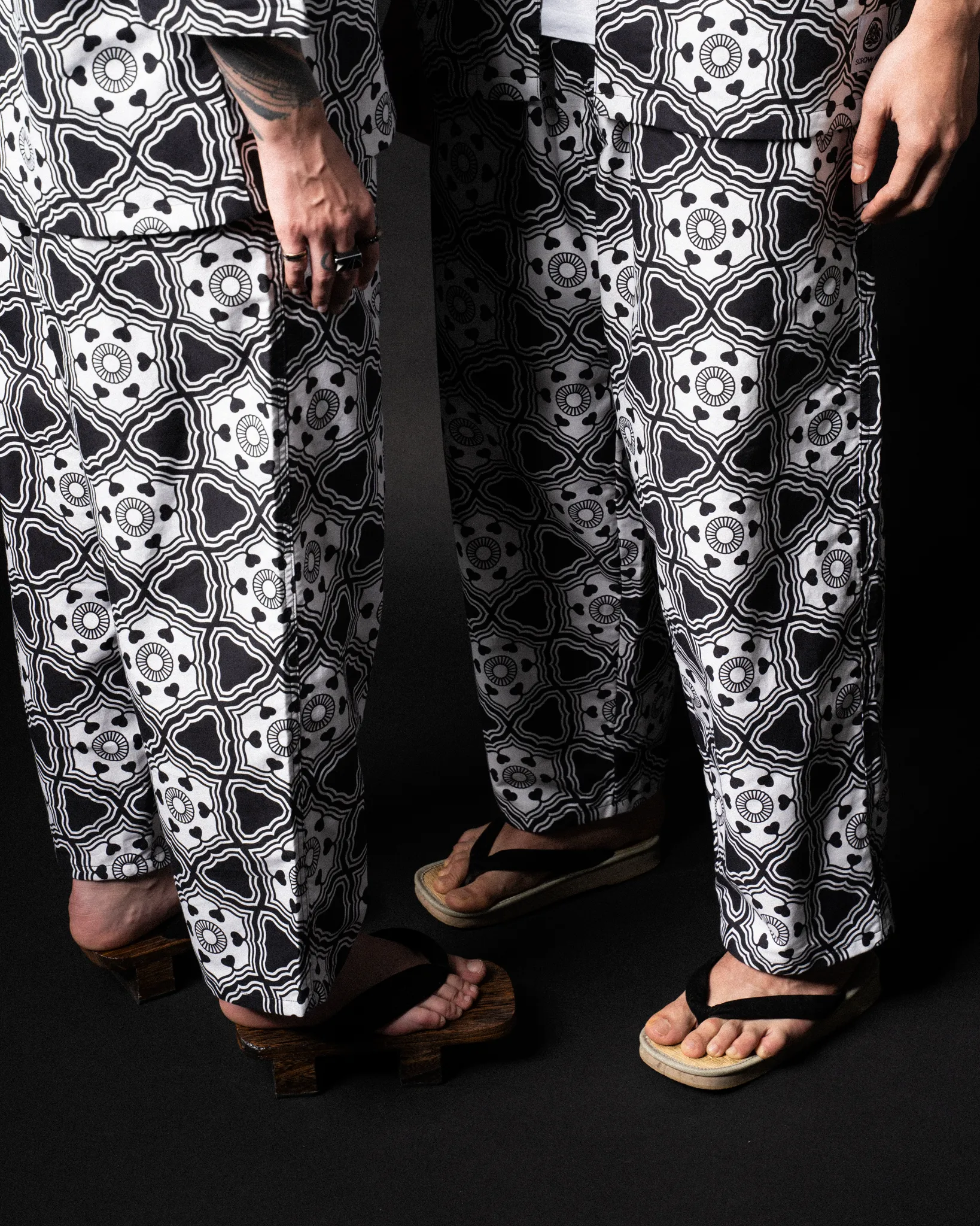[UNISEX] GOTCH SCROW ART X LOCO MOSQUITO JINJYA TRIBAL TROUSERS