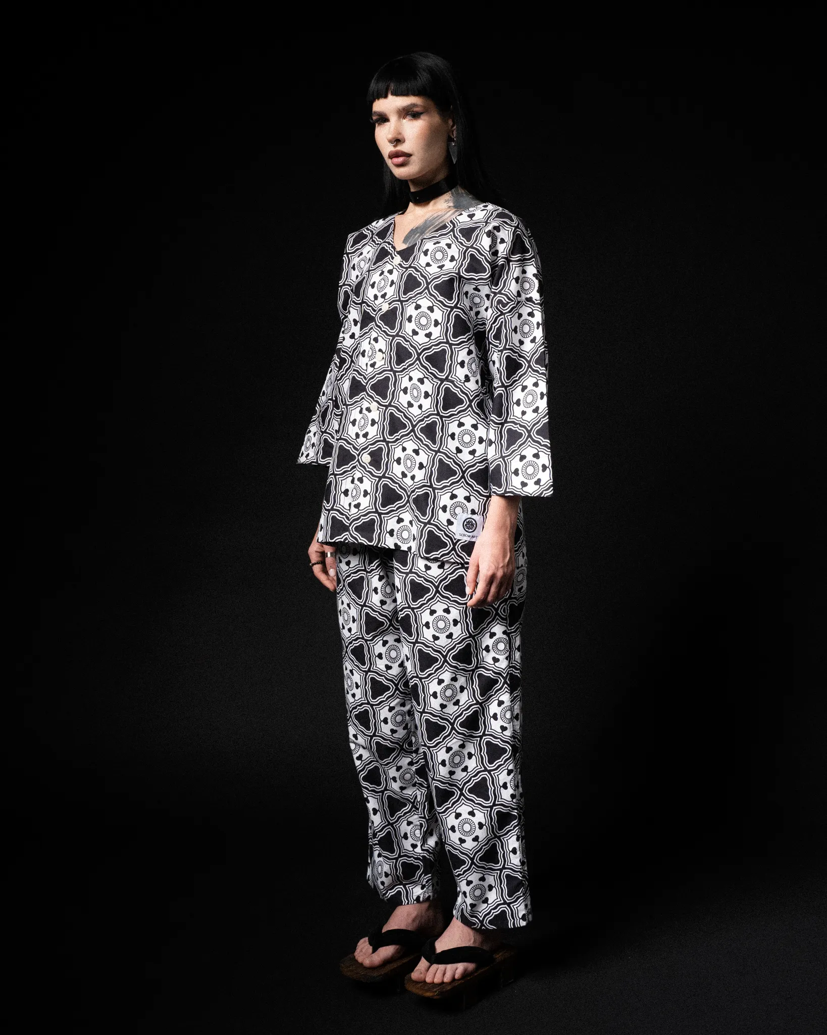[UNISEX] GOTCH SCROW ART X LOCO MOSQUITO JINJYA TRIBAL TROUSERS