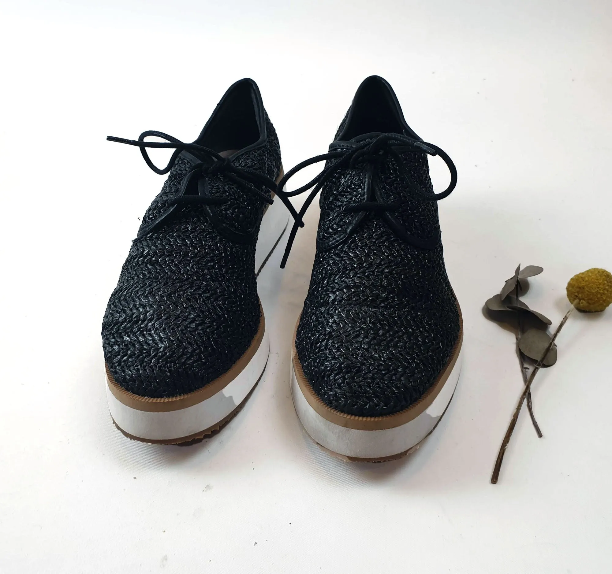 Wittner black woven lace up shoes size 38